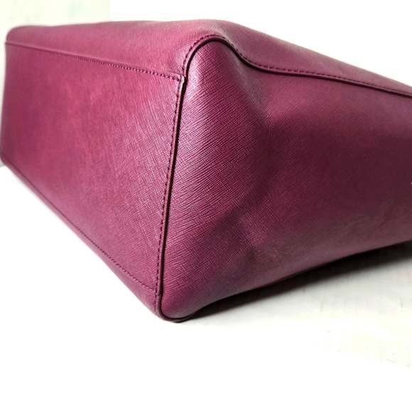 Tory Burch Emerson Tote Handbag. Burgundy, Saffiano Leather, Large. - Picture 5 of 16